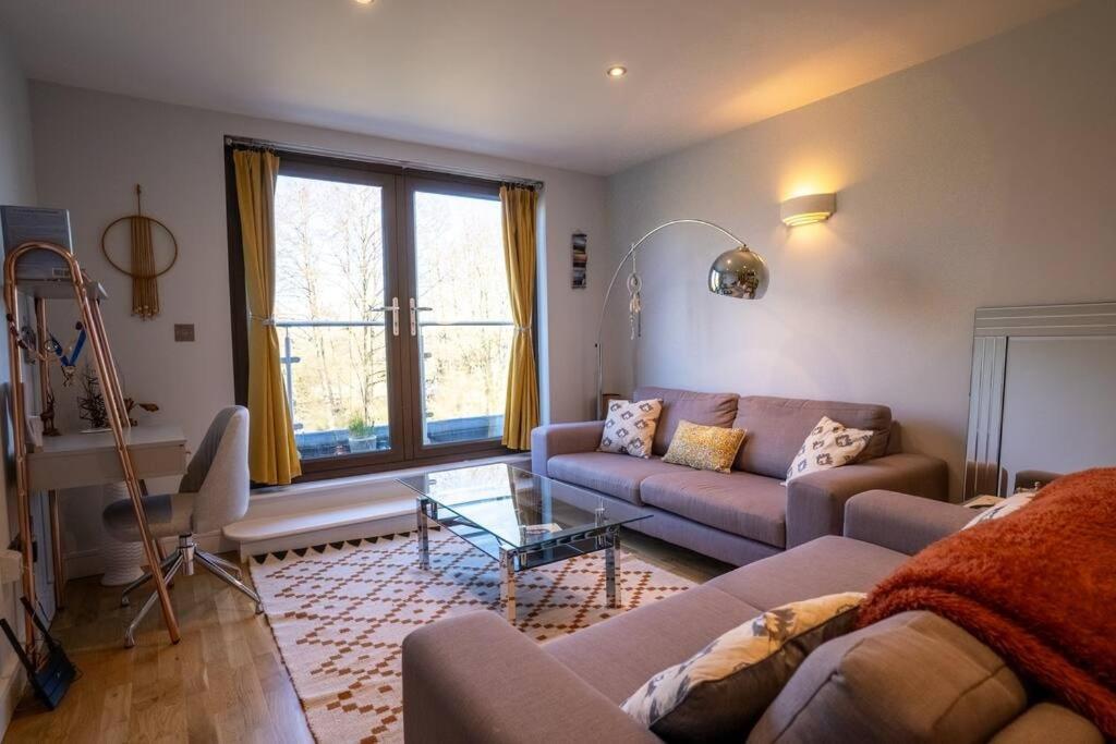 Surrey Hills Escape: Riverside Walks & Quick Links Godalming Exteriör bild