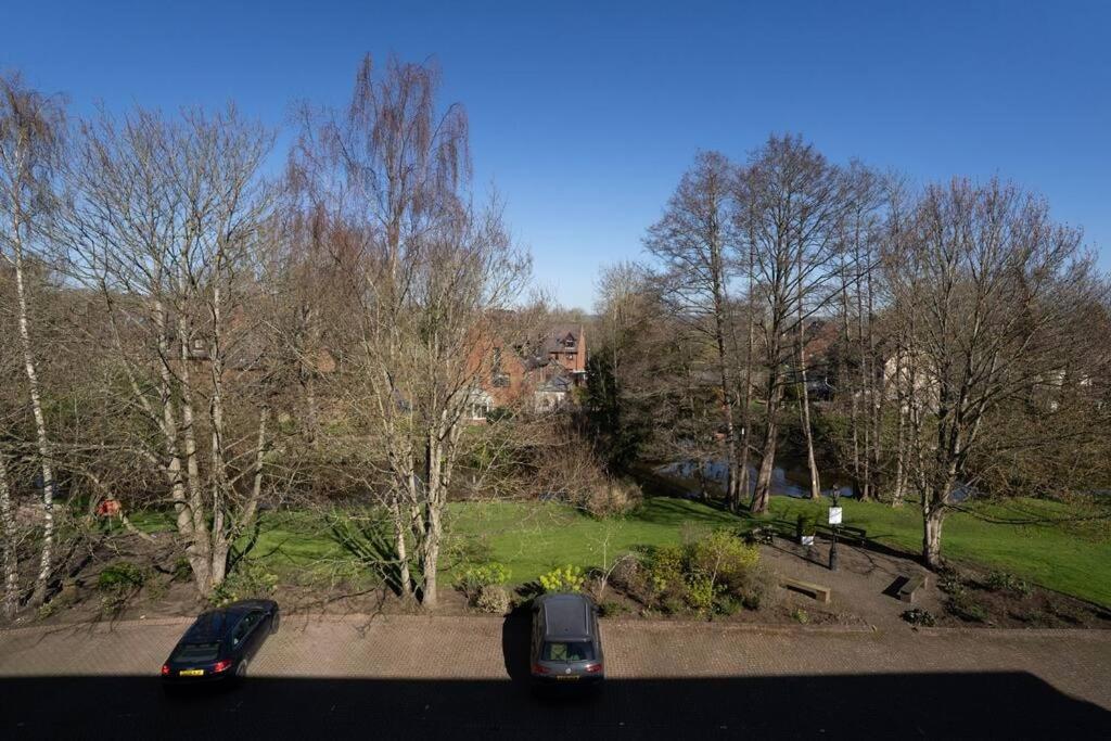 Surrey Hills Escape: Riverside Walks & Quick Links Godalming Exteriör bild